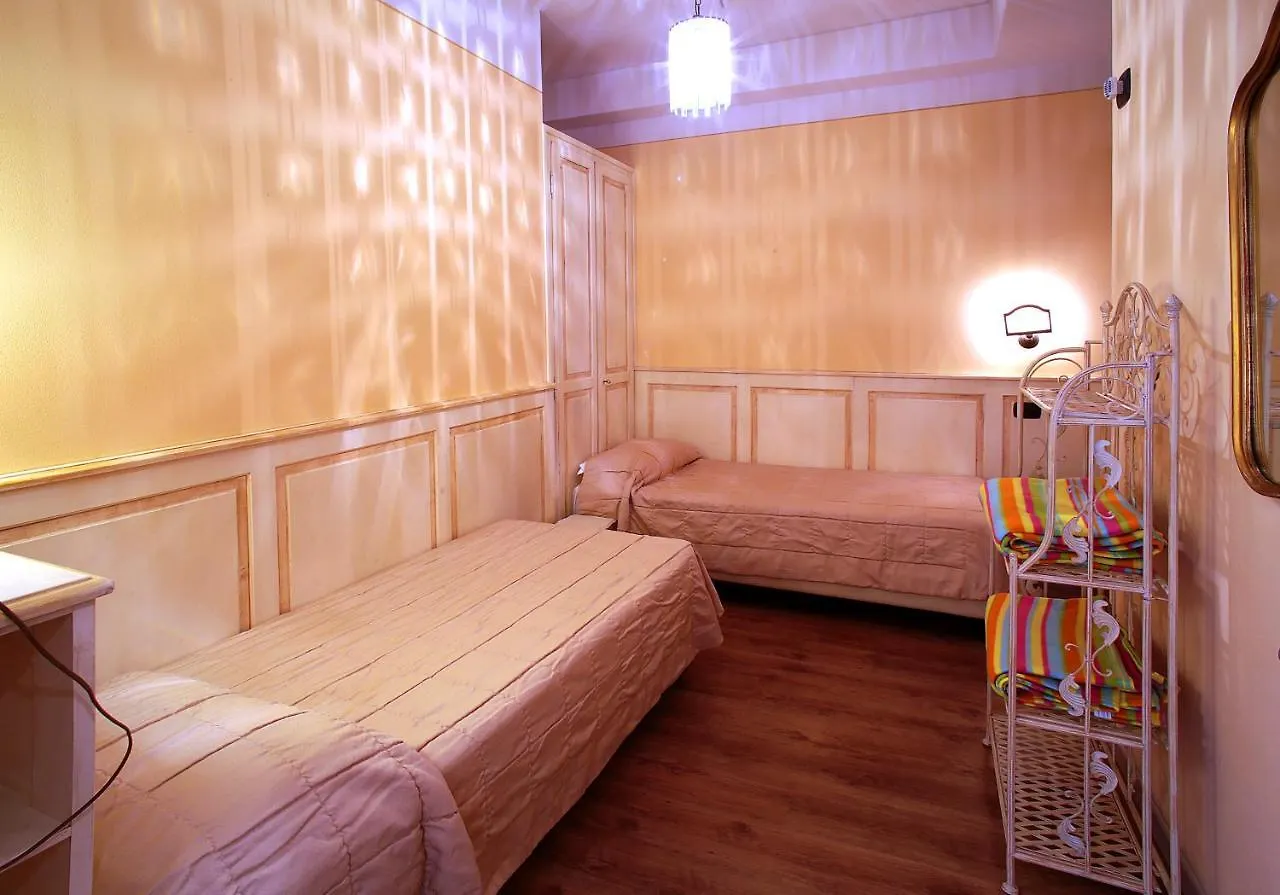 Appartamenti Piazza Umberto I Torri Del Benaco Apartment