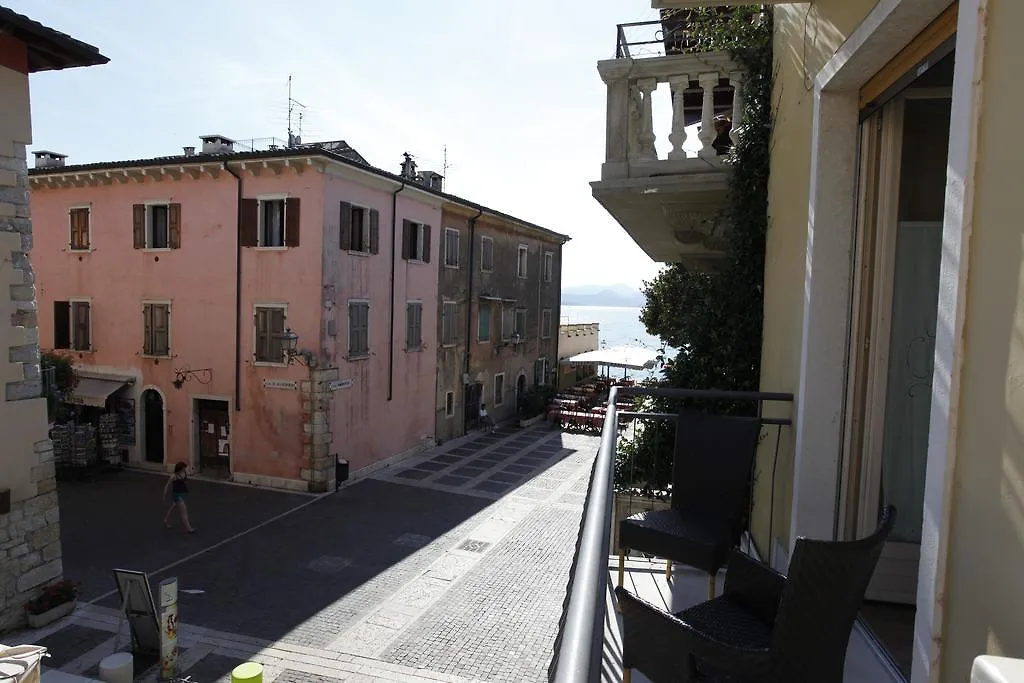 Appartamenti Piazza Umberto I Torri Del Benaco Italia