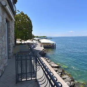 A 5 Metri Dal Lago Apartment
